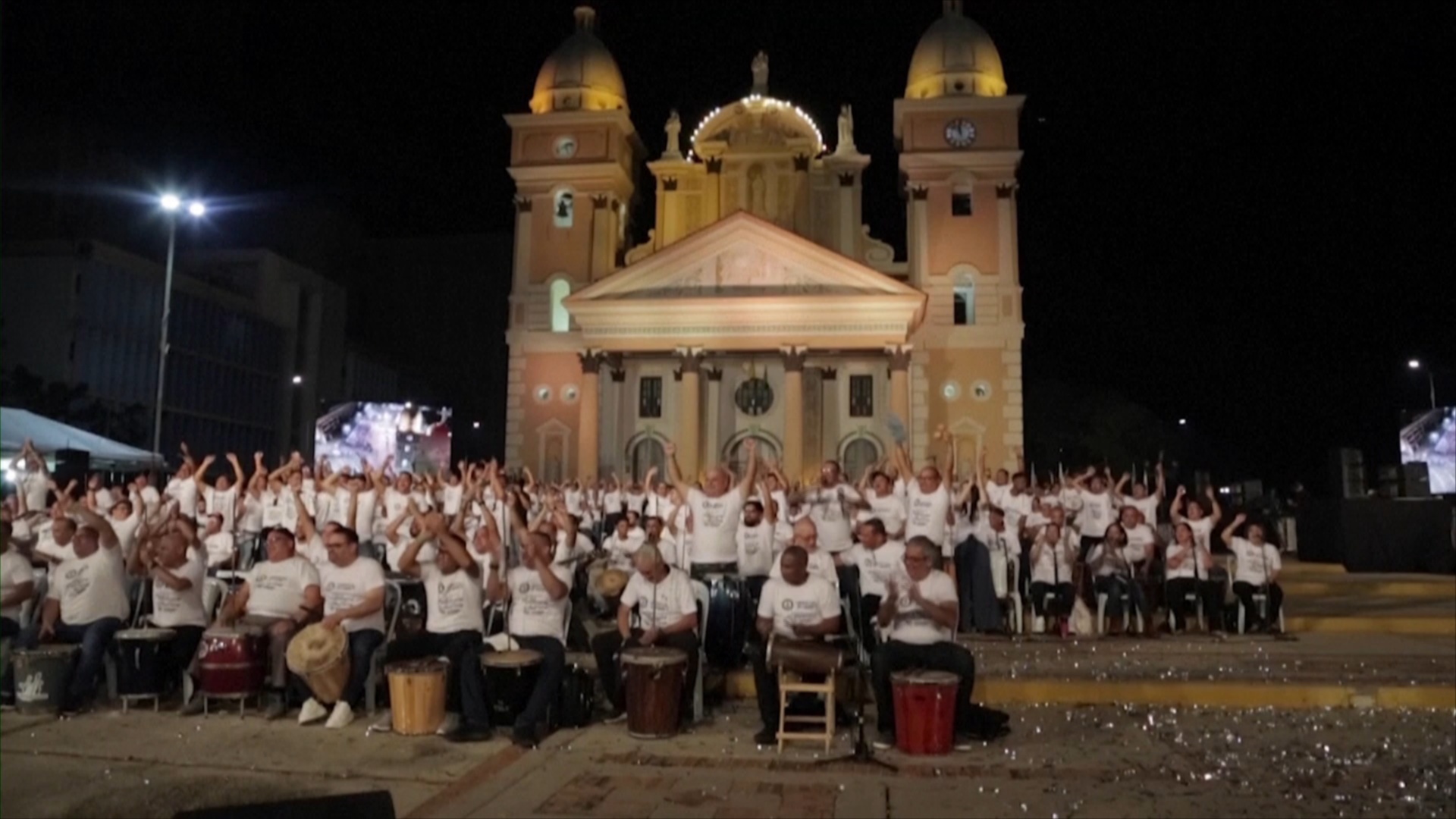 Рекорд Гиннесса: самый большой фольклорный ансамбль выступил в Венесуэле