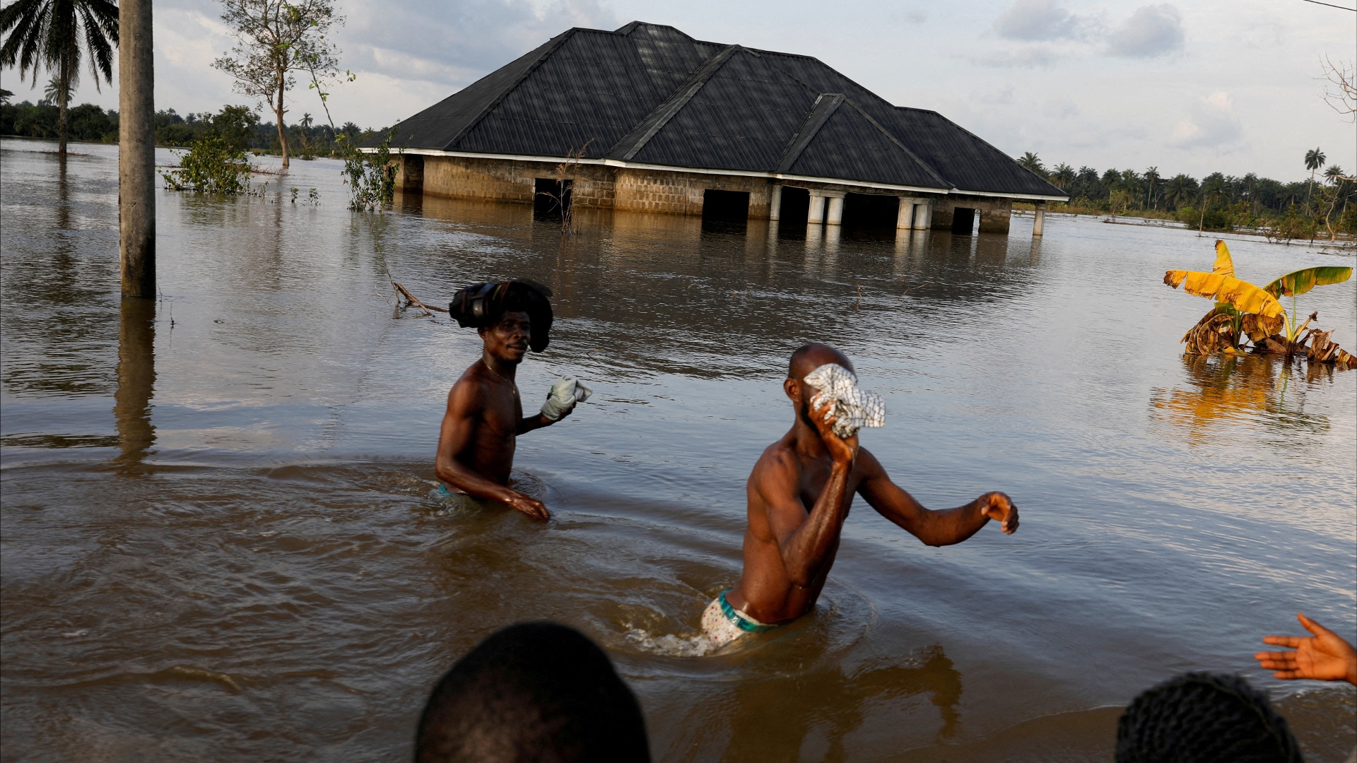 Катастрофические наводнения в Африке могут обернуться длительным голодом