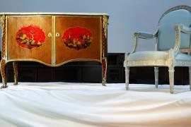 Мебель Марии-Антуанетты выставят на аукцион в Париже