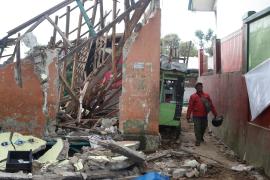 В Индонезии разбирают завалы после землетрясения