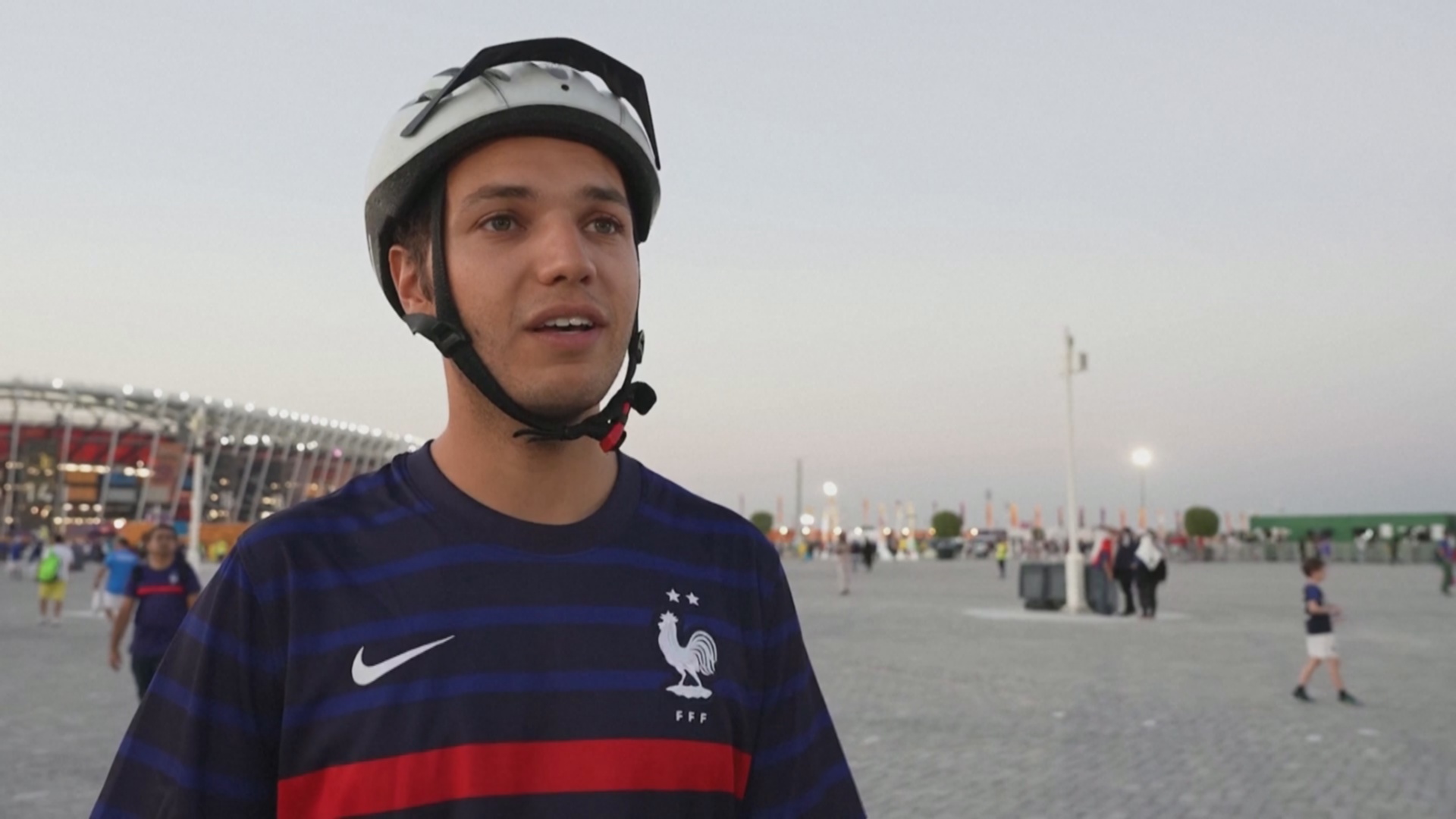 Два француза приехали на велосипедах на ЧМ-2022 в Катаре