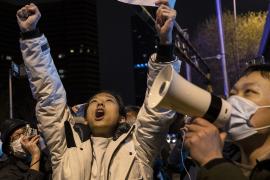 «Уходи, Си Цзиньпин»: по всему Китаю продолжаются протесты против коронавирусных мер