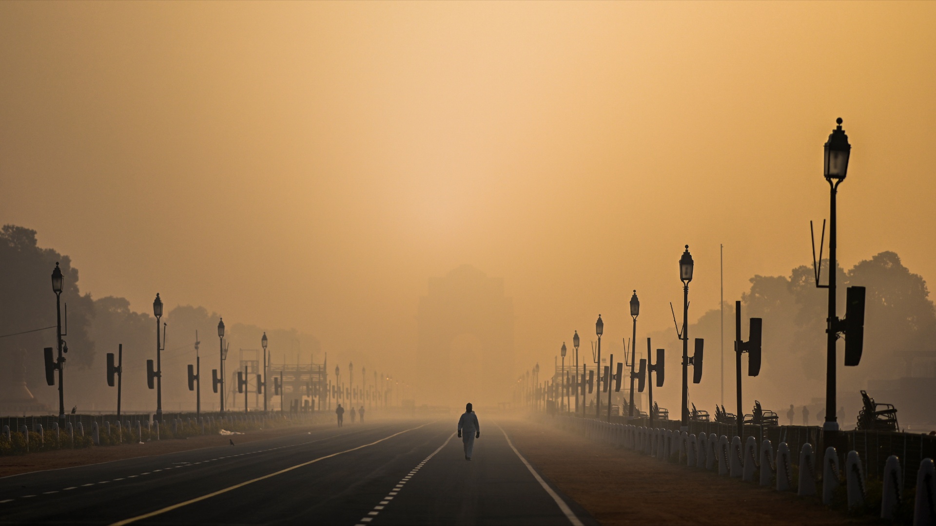 Жители Нью-Дели испытывают проблемы с дыханием из-за смога