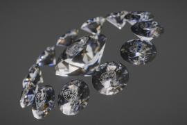 Самые маленькие в мире картины на бриллиантах представили в Амстердаме