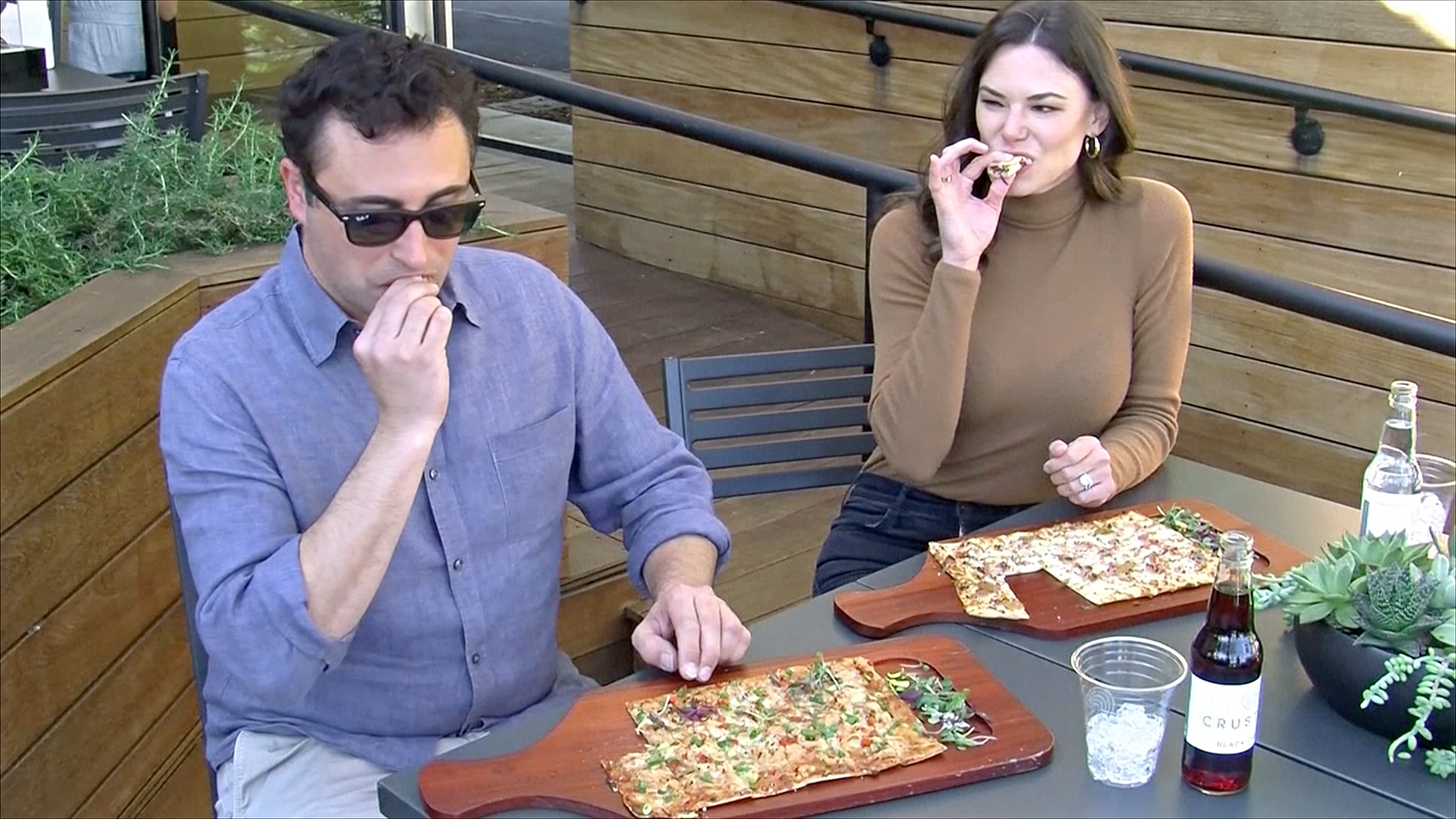 Пицца толщиной с лист бумаги – новый тренд в Лос-Анджелесе