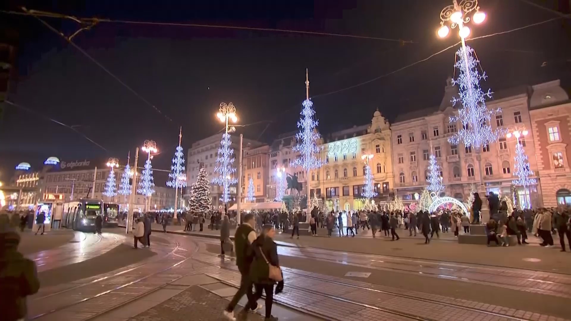 Столица Хорватии засветилась яркими огнями в преддверии Рождества