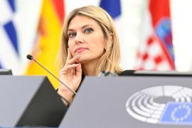 «Катаргейт»: Европарламент отправил в отставку Еву Кайли из-за скандала