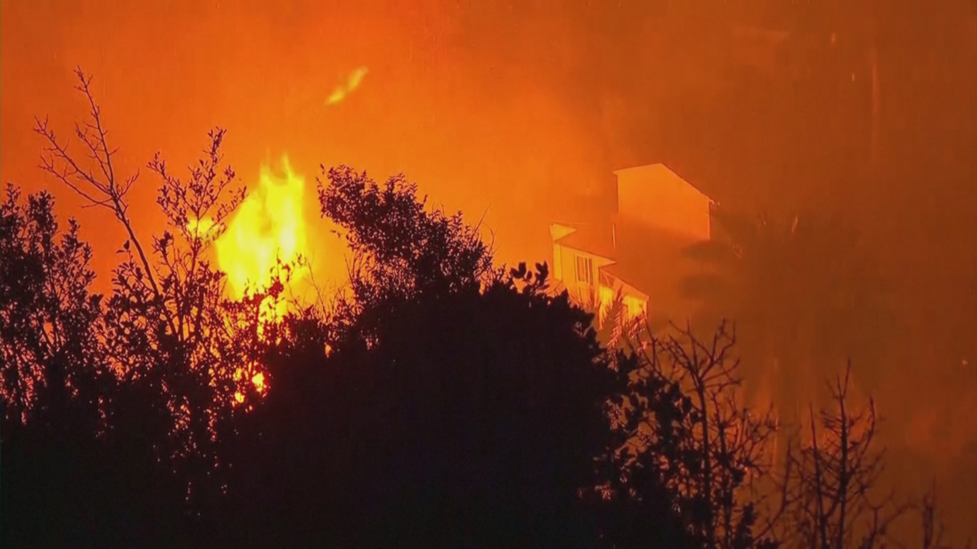 Лесные пожары в чили: сгорело 130 домов