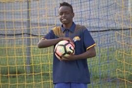 Как беженцев в Австралии доставляют на футбольные тренировки