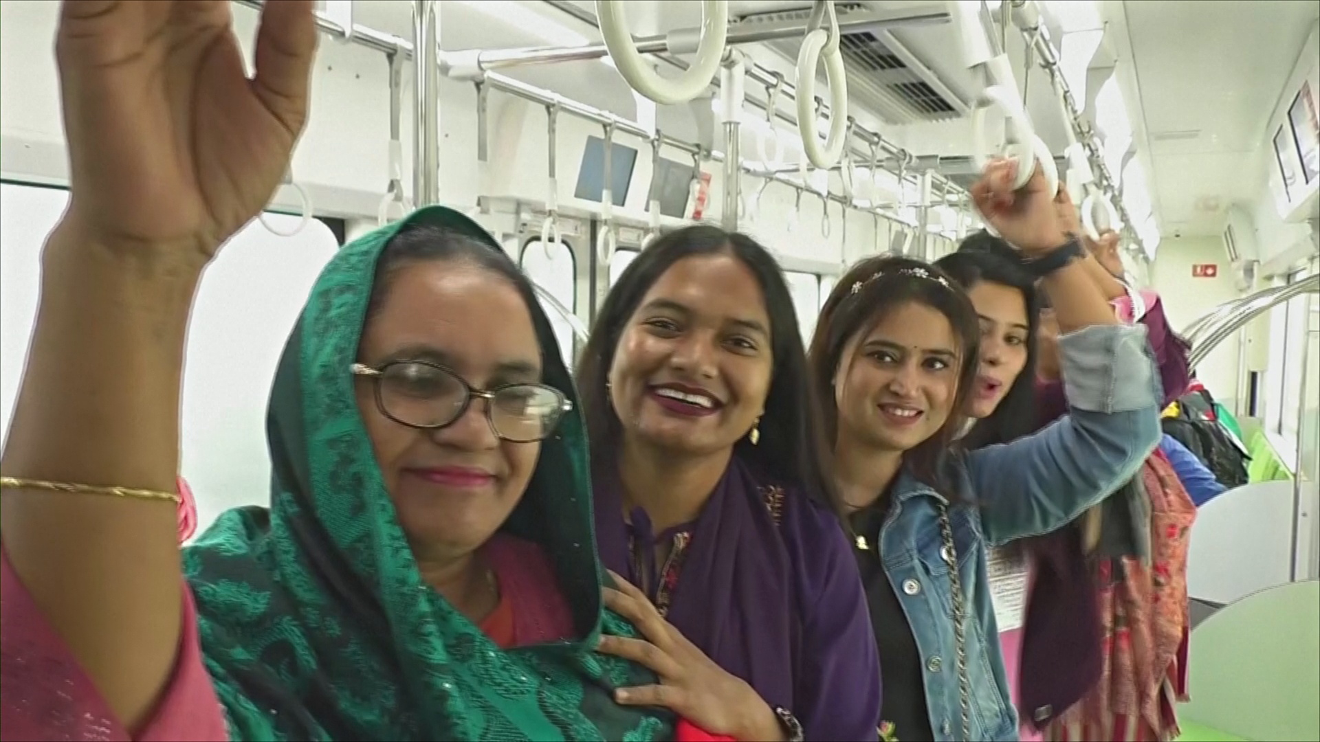 В Бангладеш открылся первый в стране метрополитен