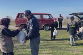 Румынская береговая охрана доставила рождественские подарки в отдалённые деревни