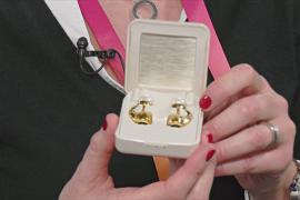 Золотые и серебряные серьги-наушники представили на CES в Лас-Вегасе