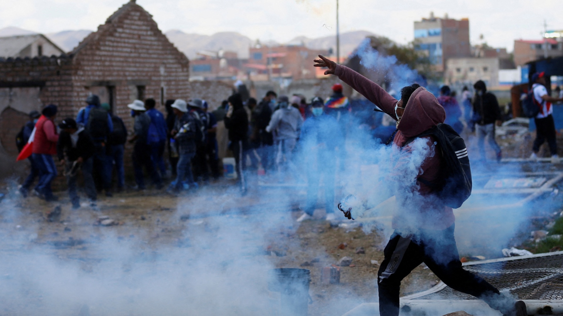 17 человек погибли в ходе антиправительственных протестов в Перу