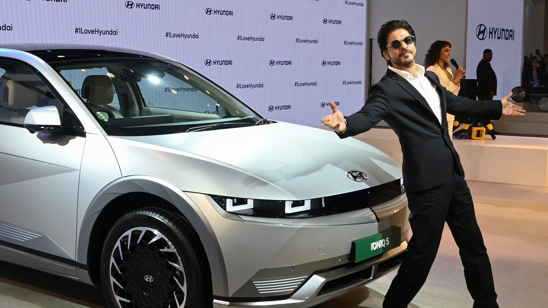 Звезда Болливуда Шахрукх Кхан представил новый Hyundai на мотор-шоу в Индии