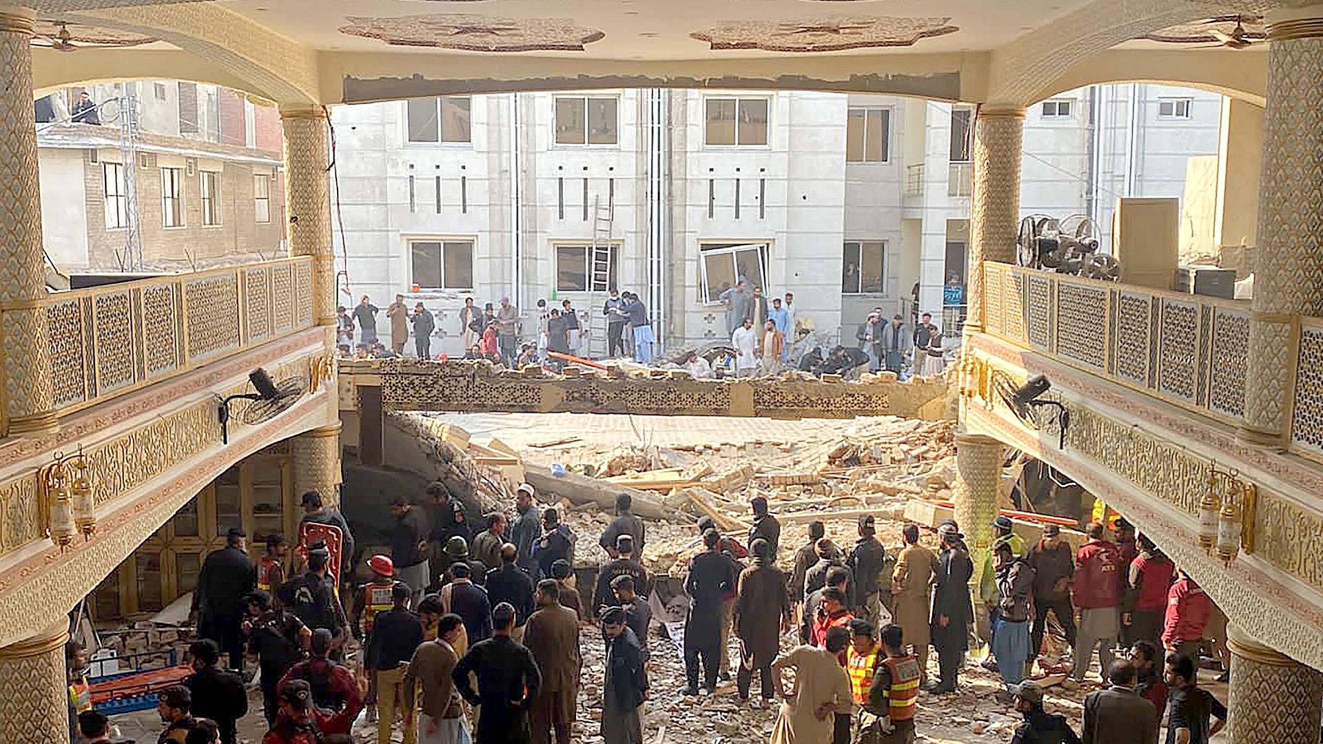 Растёт число погибших в результате взрыва в мечети Пакистана