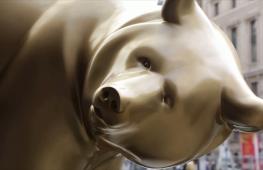 Гигантские скульптуры медведей и горилл появились в центре Парижа