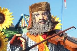 Гигантские куклы и сатира: карнавал в Виареджо отмечает 150-летие