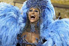 В Бразилии начинается знаменитый карнавал: как школы самбы готовились к празднику