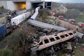 В Греции столкнулись два поезда: более 30 погибших