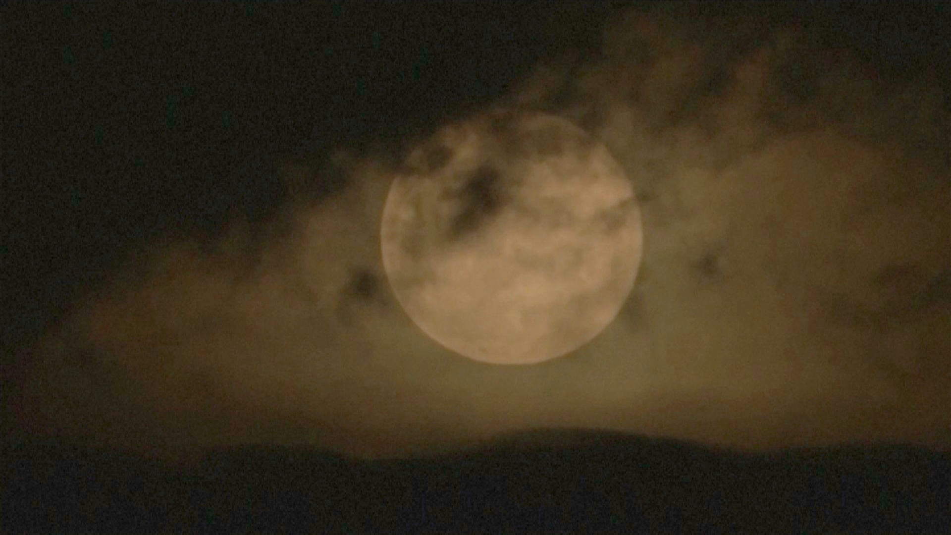 Червячная Луна взошла над планетой в ночь на 8 марта