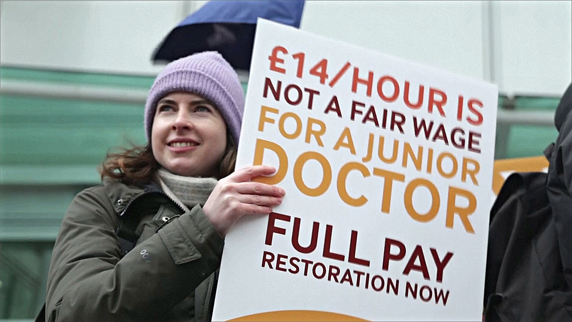 Протесты в Европе: медики и работники аэропортов требуют повысить зарплаты