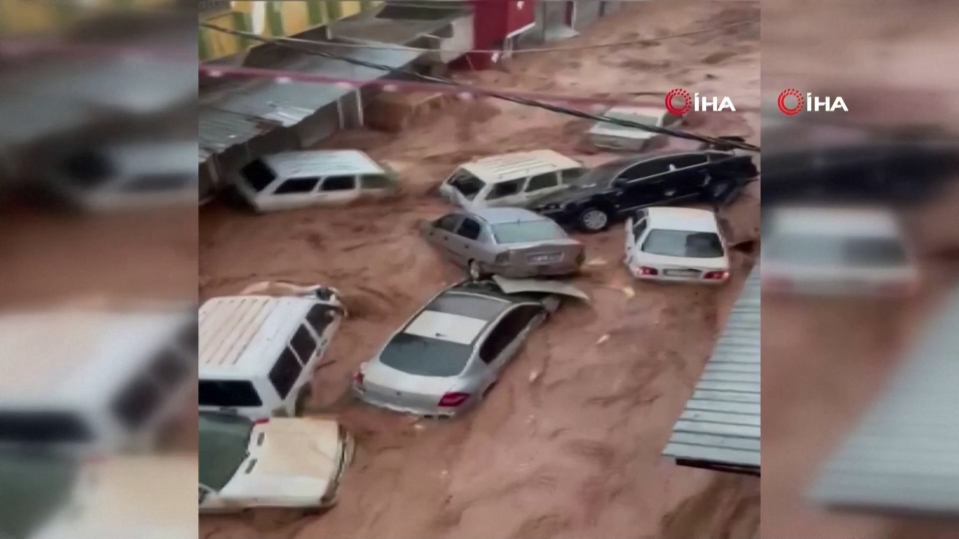 На юго-восток Турции теперь обрушились наводнения