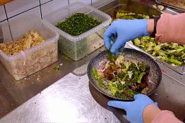 Ресторан в Швеции предлагает блюда из пищевых отходов
