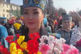 Казахи отмечают древний праздник Навруз, встречая весну и Новый год