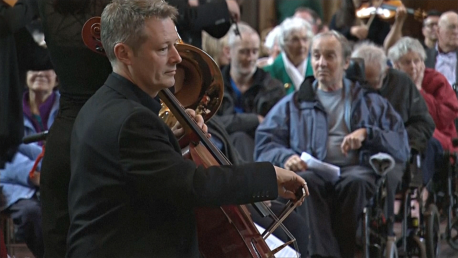 Концерт в соборе устроили для жителей домов престарелых в Великобритании