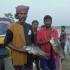 2000 индийцев вышли на рыбалку после сбора урожая риса