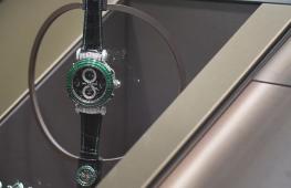 Часы за $4 млн представили на выставке в Женеве