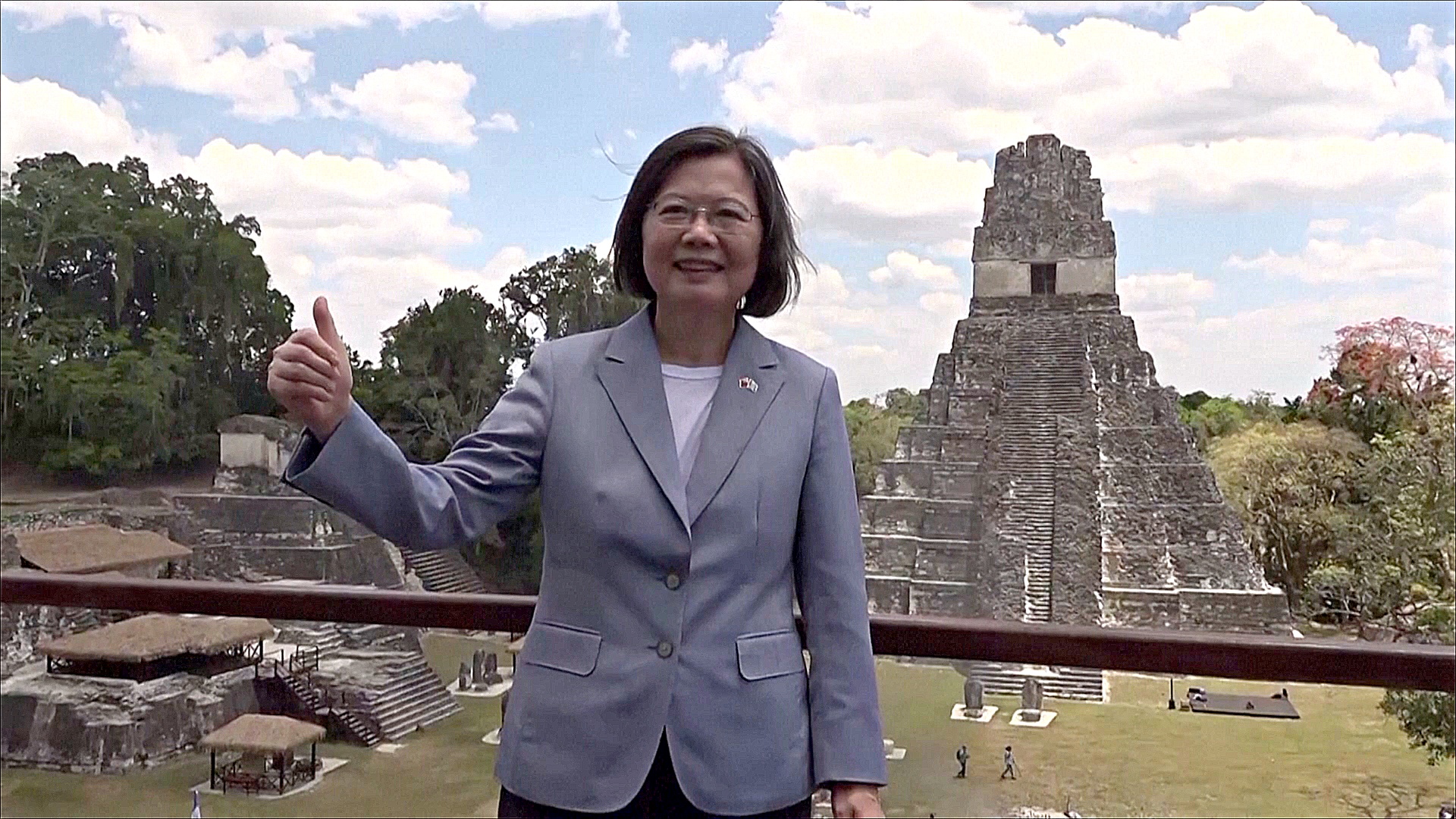 Президент Тайваня совершила визиты к последним двум союзникам в Центральной Америке