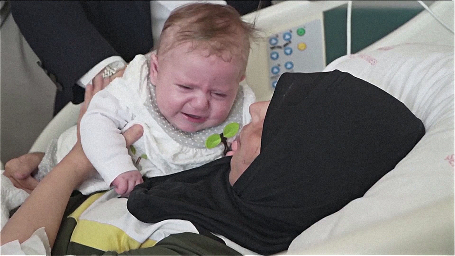 Новорождённую чудо-девочку вернули маме спустя два месяца после землетрясения в Турции