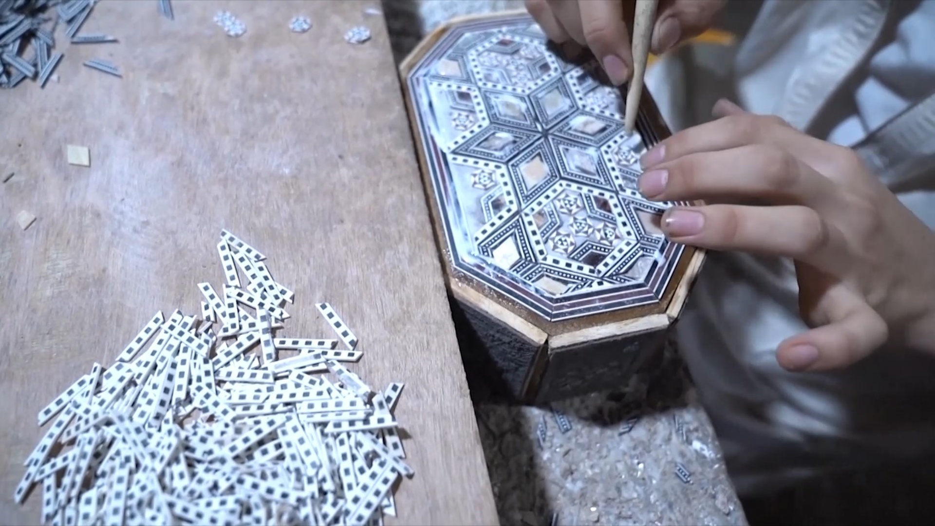 Мозаику из морских ракушек уже 1000 лет создают в египетской деревне