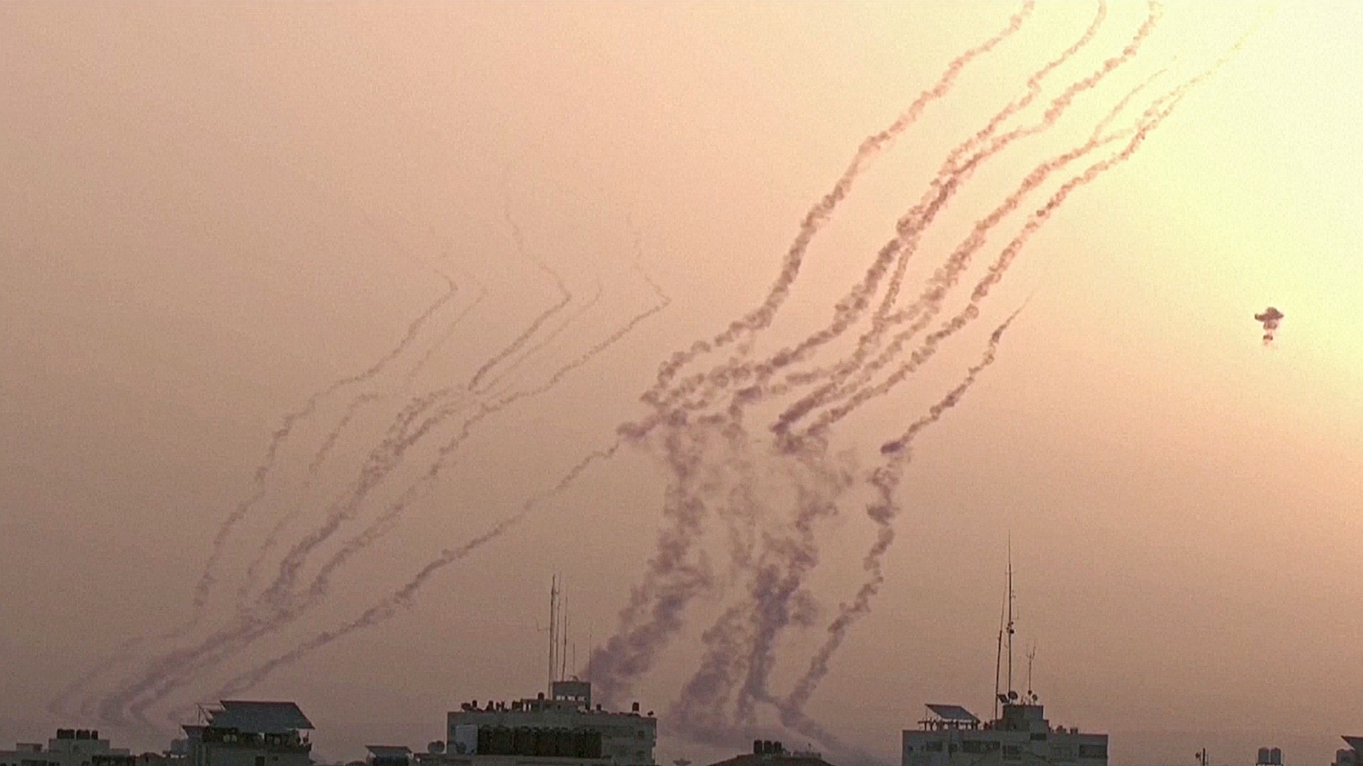 Момент: перехват ракет, которые летели из сектора Газа на Израиль