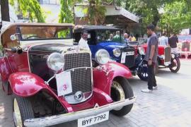 125 редких винтажных авто выехали на дороги Пуны в Индии