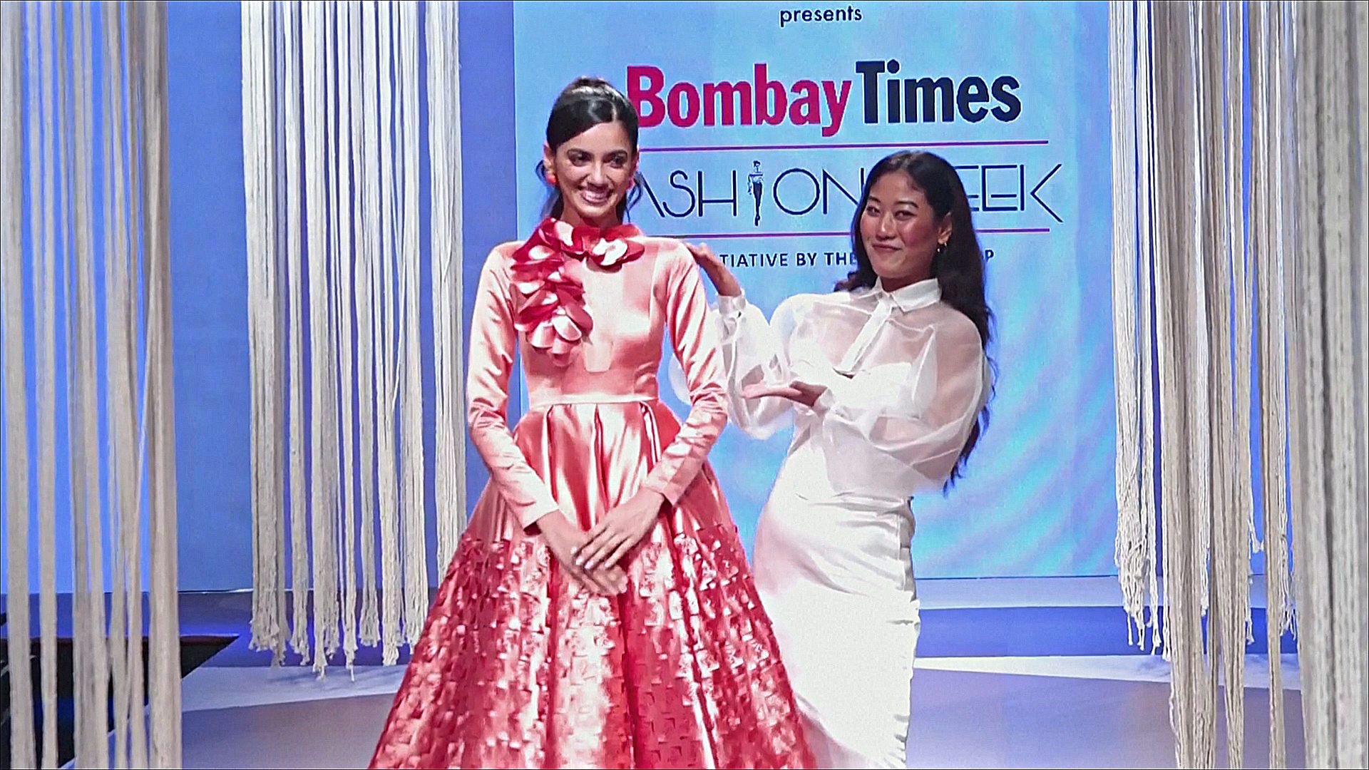 Зеркала, пышность и краски: в Индии прошла Неделя моды Bombay Times