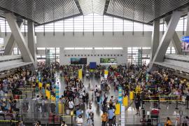 Терминал внутренних рейсов главного аэропорта Филиппин остался без света