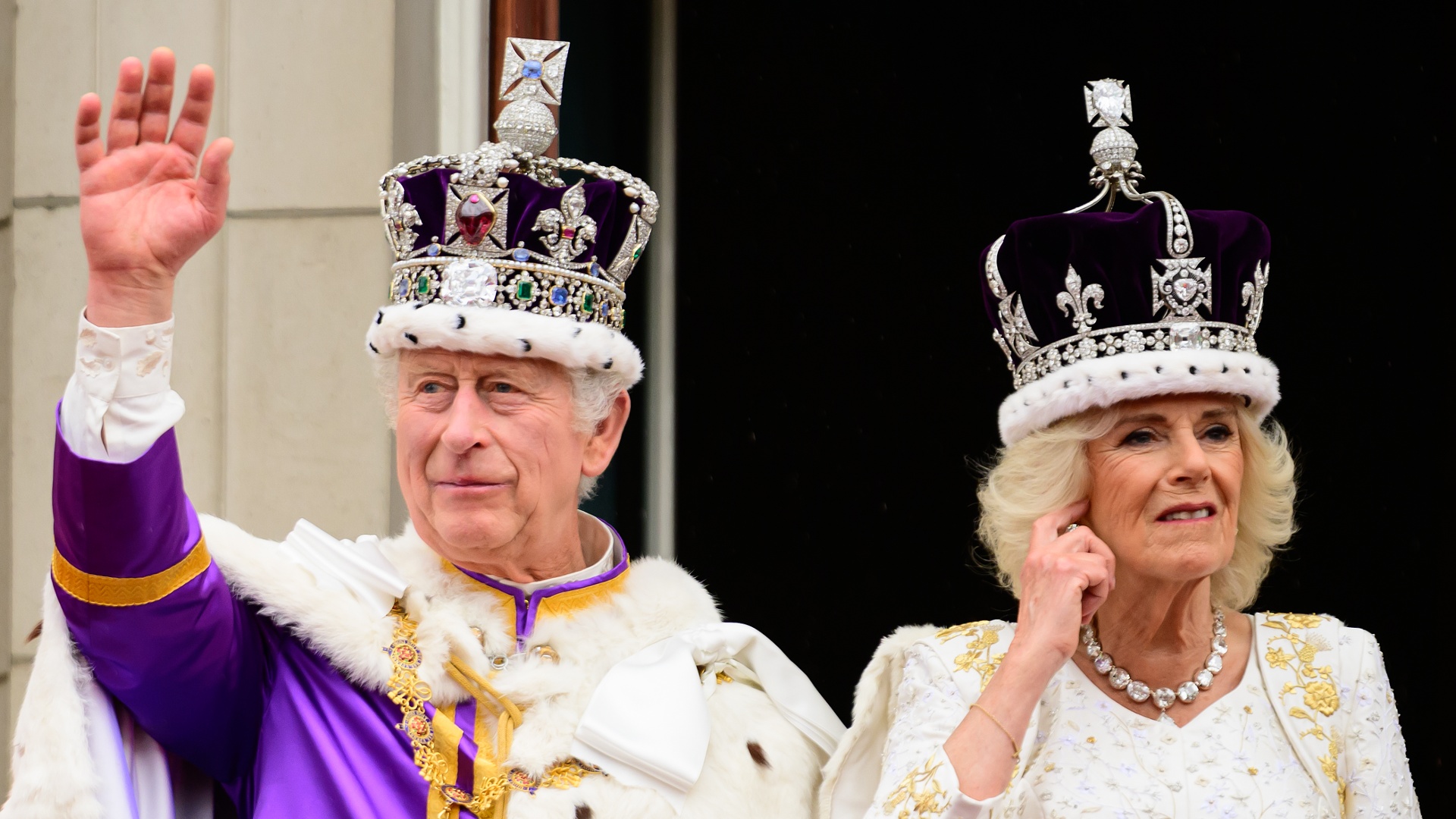 В Великобритании короновали Карла III