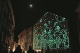 50 световых инсталляций украсили итальянский город в альпийской долине