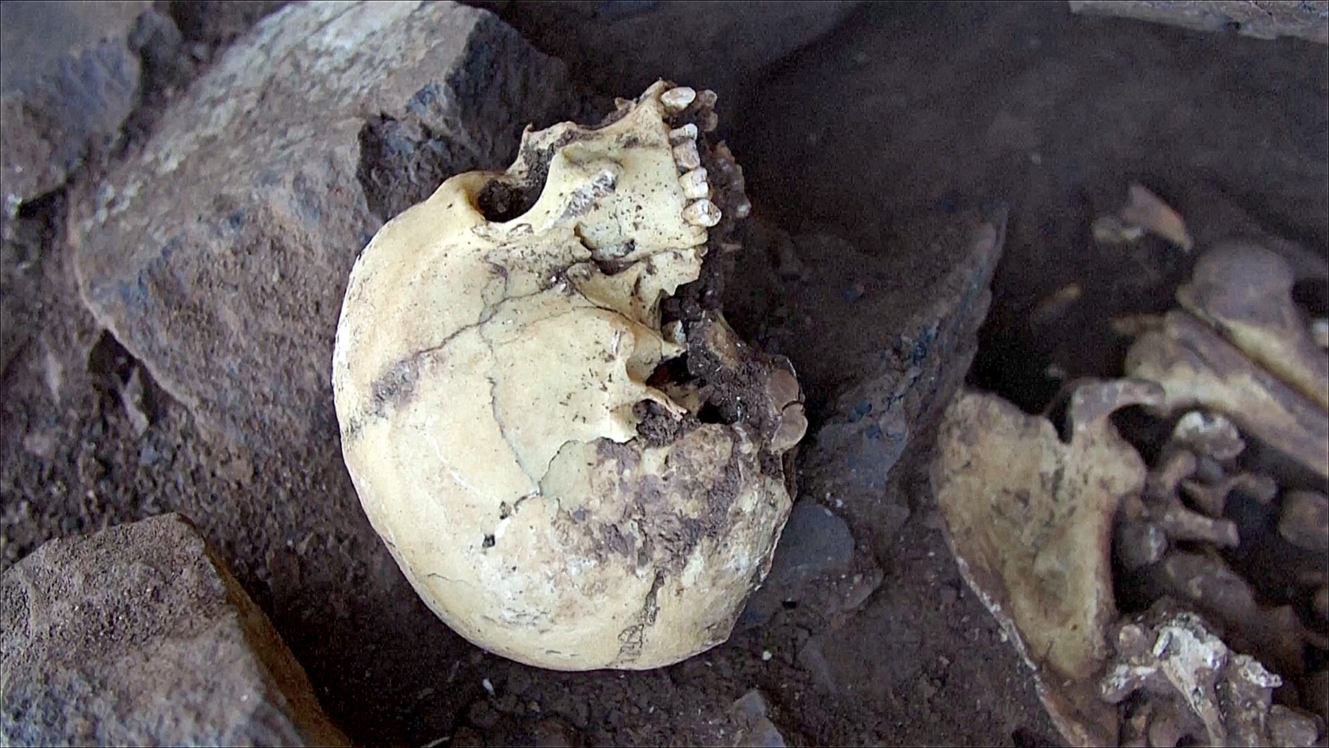 Археологи пытаются разгадать загадку могилы с шестью телами на Гран-Канарии