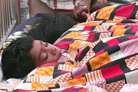 Спят на тротуаре: почему тысячи индийцев не могут получить лечение в Дели