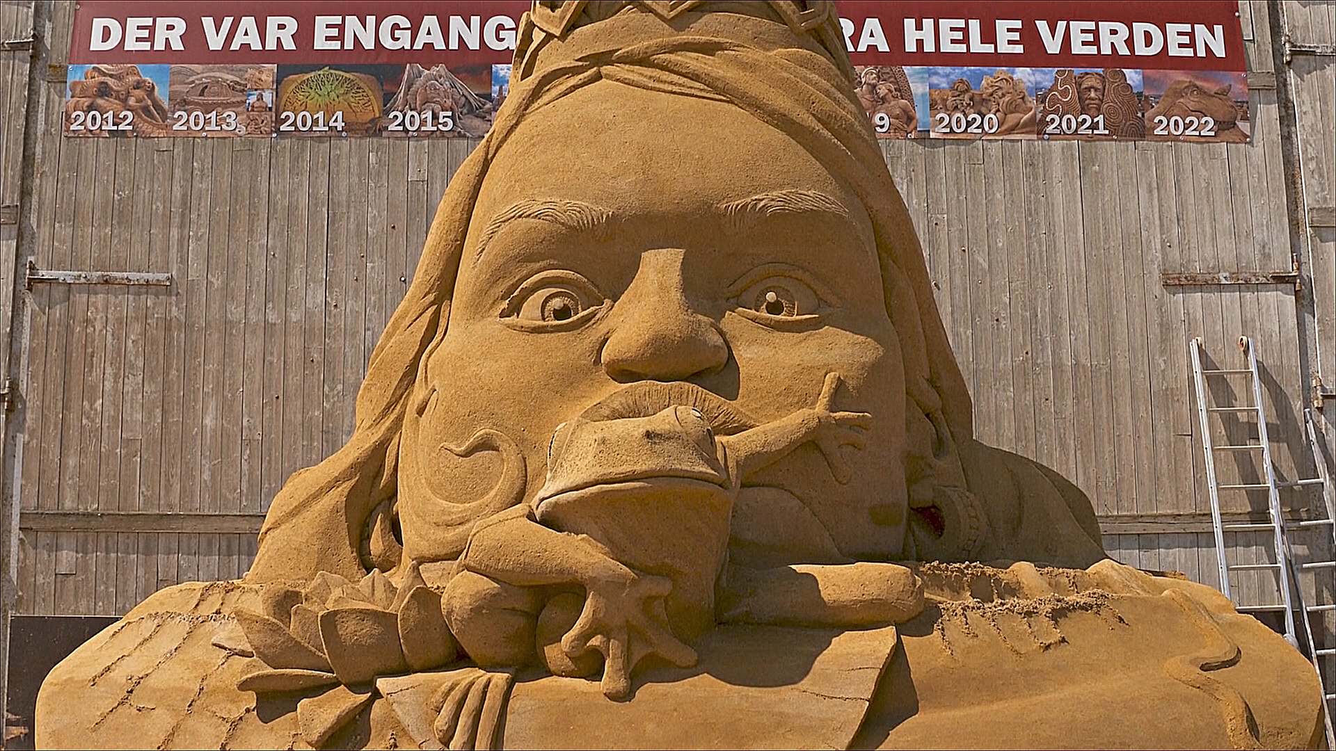 Сказкам разных народов посвятили фестиваль песчаных скульптур в Дании