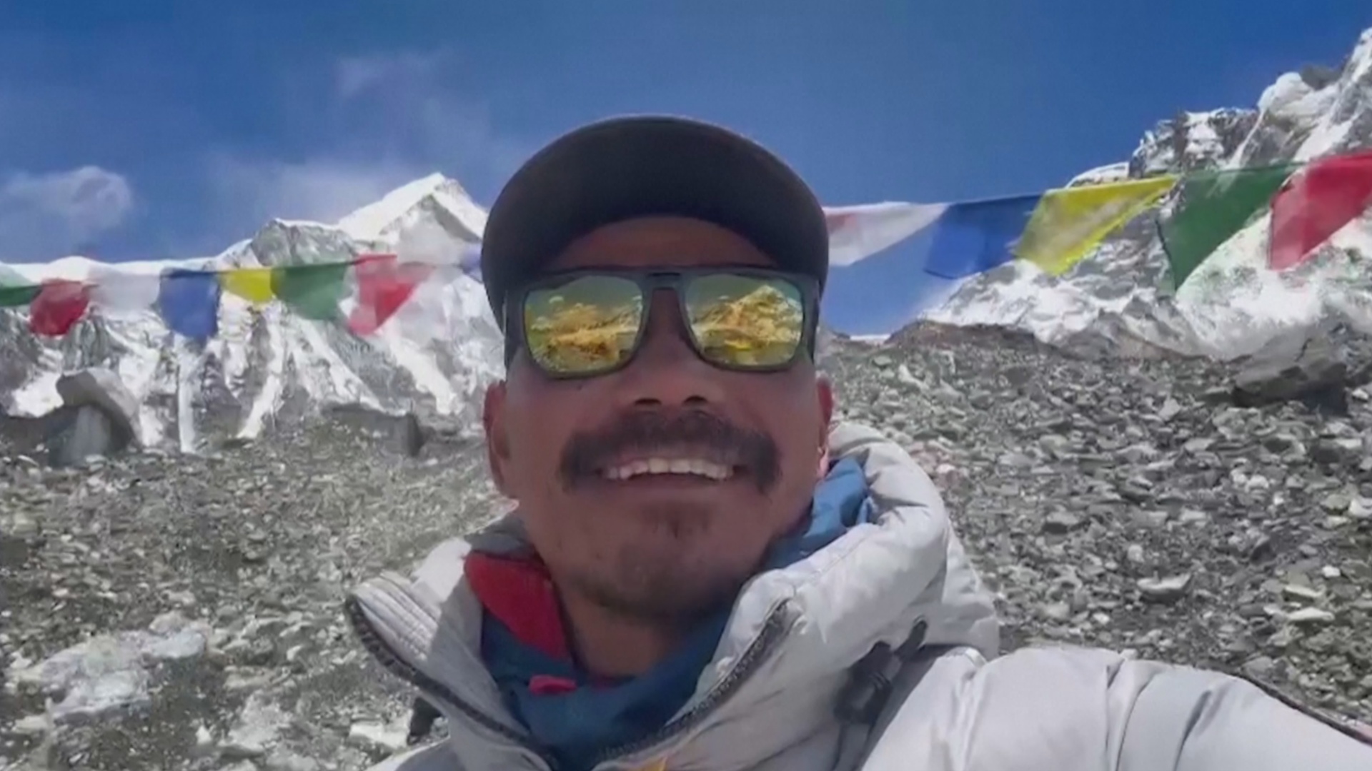 Непальский ветеран без ног покорил Эверест и установил рекорд