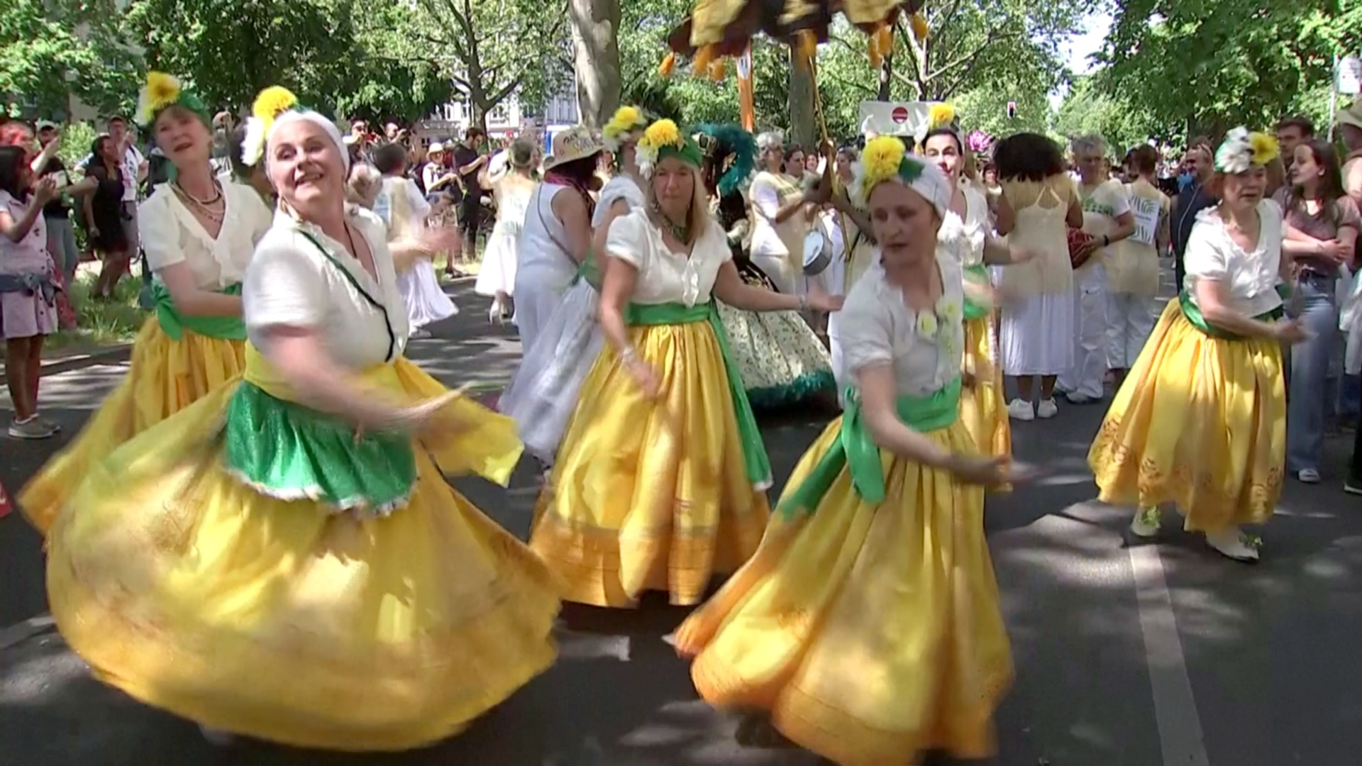 «Карнавал культур»: Берлин снова погрузился в яркий праздник