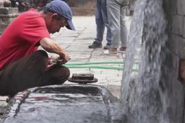 Праздник воды отметила община неваров в Непале