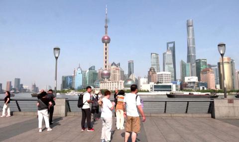 Шанхай уже несколько дней переживает жару