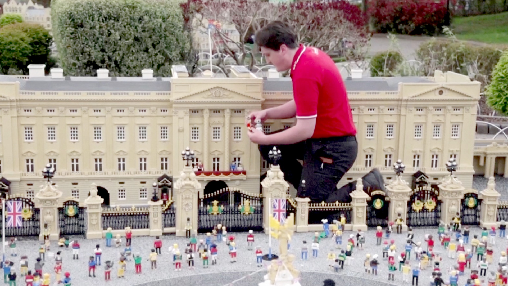 Lego-версию коронации короля Карла III создали в парке развлечений в Виндзоре
