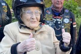 Байкеры исполнили мечту 90-летней бабушки