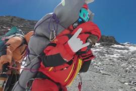 Непальский шерпа спас альпиниста, который оказался в «зоне смерти» на Эвересте